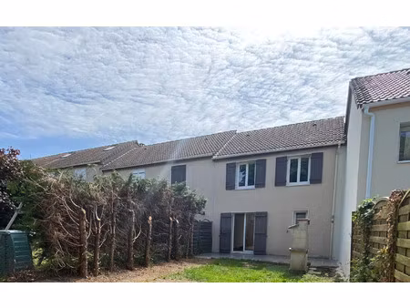 location maison  73.76 m² t-4 à vauréal  1 500 €