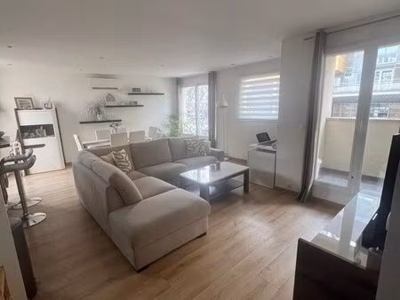 appartement 3 pièces avec grande terrasse
