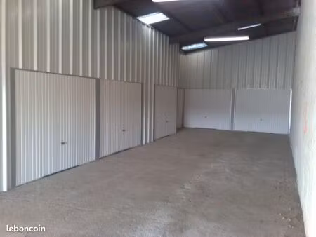 box de stockage / garde meubles