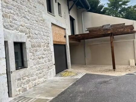loue maison de 130m2 dans ferme récemment rénovée