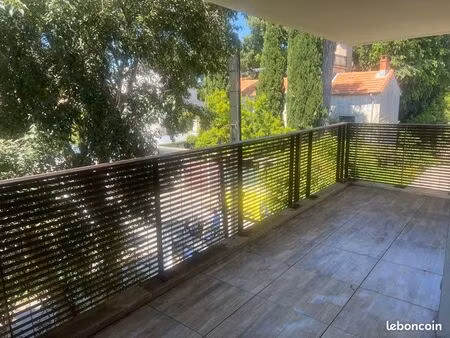 t3 65m2 terrasse et garage proximité centre ville
