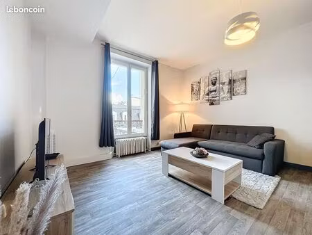 studio 1 pièce 20 m2 + cave en face de la gare