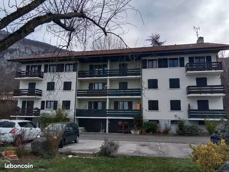 studio meublé à la frontière