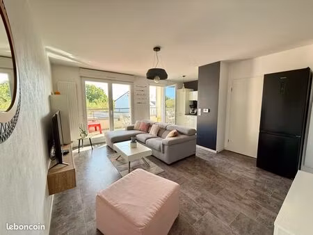 location à l’année d’un appartement meublé - 45m² avec balcon et parking