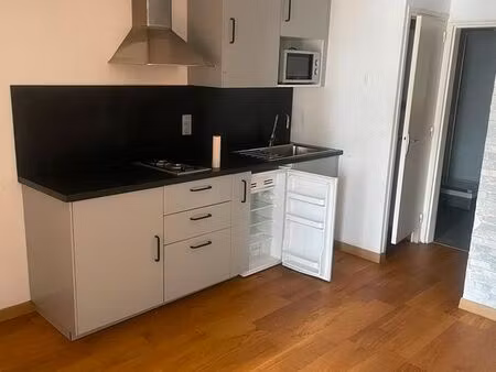 studio 1 pièce meublé 28m² parking et piscine