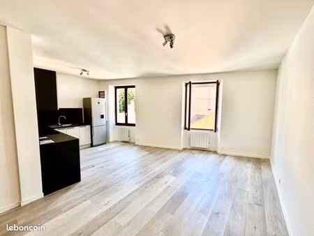 ? t1 bis duplex 36 m² + mezzanine – centre la tronche