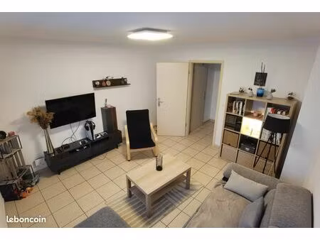 particulier loue 4 pièces en duplex au 1er étage