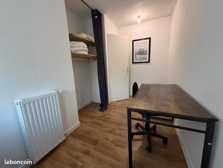 ◊ chambre face gare rer c sqy estaca