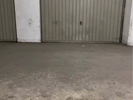 garage / box