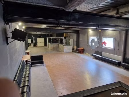 local commercial dancing entrepote