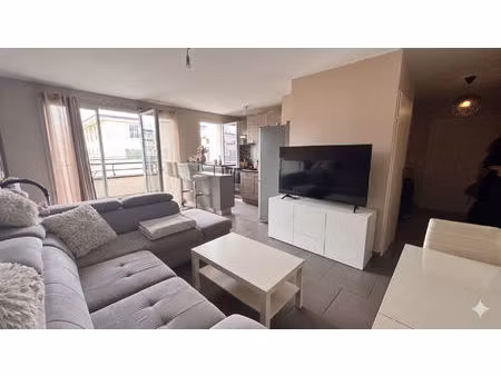 grand f2 vendu loué avec balcon et parking sous-sol