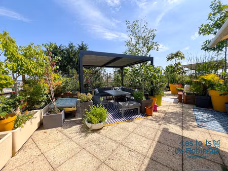 dernier étage avec 133m2 de terrasse