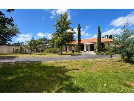 maison avensan m² t-5 à vendre  285 000 €