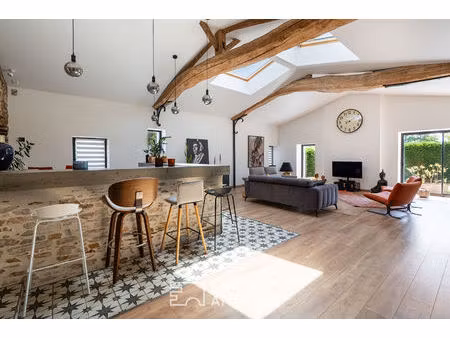 elégante propriété de caractère avec piscine et ses annexes