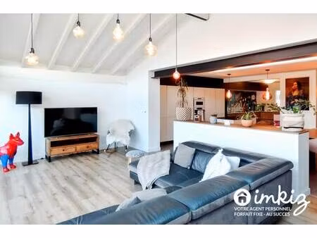 maison familiale avec piscine et beaux volumes