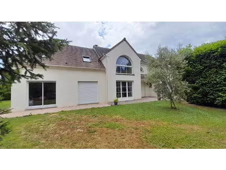 10 pièce(s) 260 m2 maison 7 chambres terrain de 1096 m2