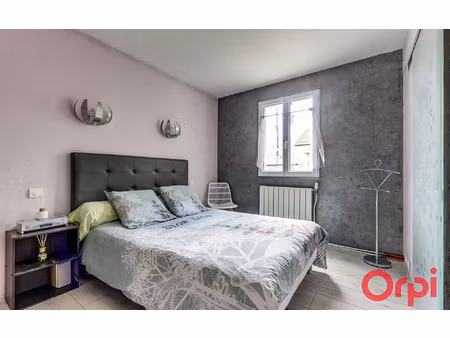 location appartement  m² t-1 à stains  565 €