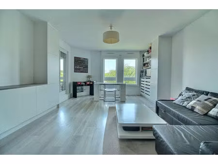 suresnes carnot-gambetta : appartement 4 pièces familial lumineux avec 2 extérieurs  parki