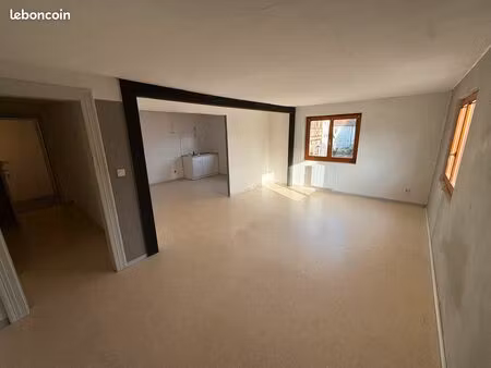 appartement 63 m2 a rénover-situation privilégiée a issenheim