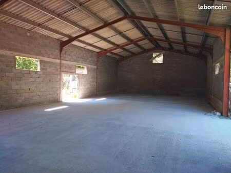 a louer hangar de 50 à 200m²