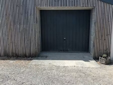 box / garage