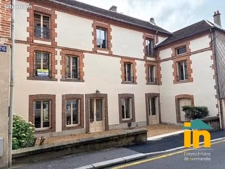 maison de ville 8 pièces 215 m²