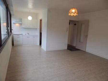 location appartement 2 pièces à morlaix (29600) : à louer 2 pièces / 42m² morlaix