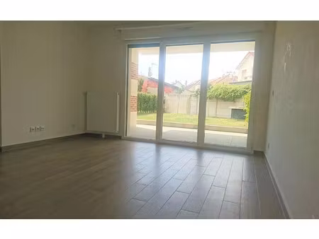 location appartement  44 m² t-2 à noisy-le-grand  950 €