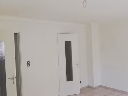 location appartement 1 pièce 31 m² à yvetot (76190)  nan €