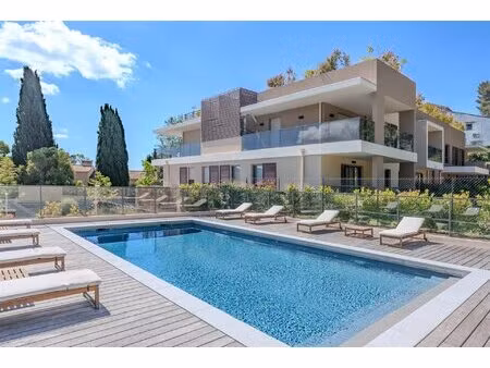 mougins – penthouse d'exception avec rooftop privé de plus de 100 m²