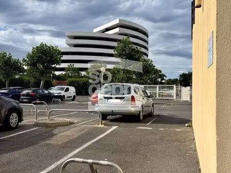 parking extérieur