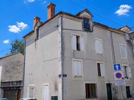 immeuble à thiviers (24800)
