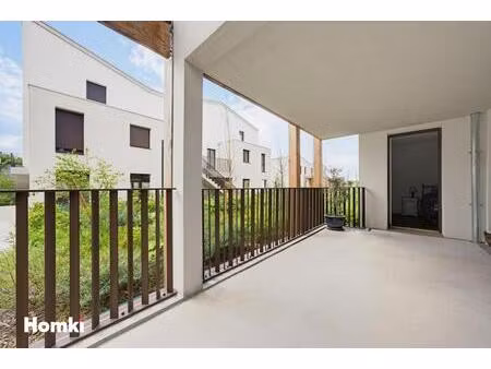 t3 avec terrasse idéalement situé