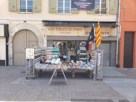 local commercial t1 de 40 m2 à perpignan 66000  place de la république