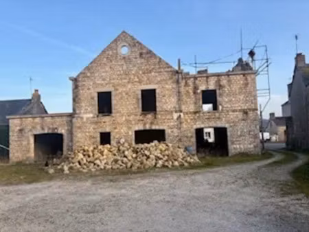 vente maison 9 pièces 235 m² à le ribay (53640)  55 000 €