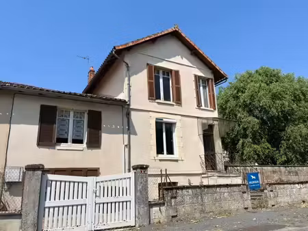 vente maison 4 pièces 98.1 m² à lessac (16500)  49 000 €