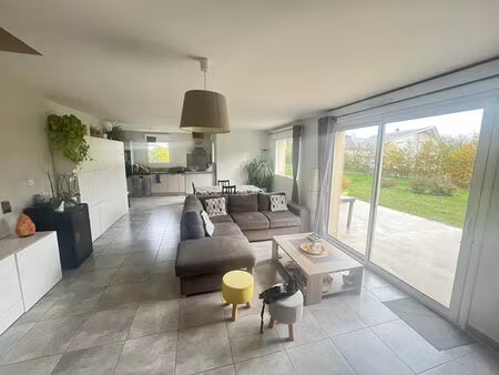 maison 5 pièces 102 m² à louer le monastère 12000 ? | era immobilier