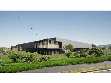 location entrepôt / local d'activités combronde 31 668 m²