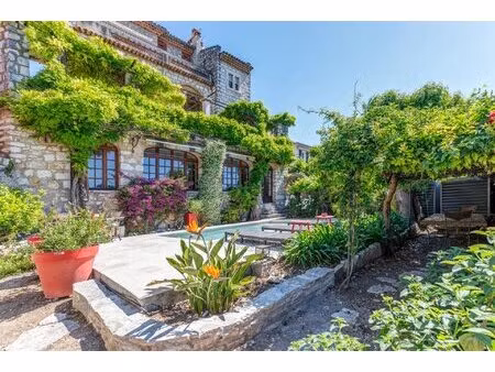 demeure d’exception au cœur de vence - vue mer  jardin paysager  piscine chauffée  garage.