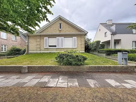 huis te huur in sint-andries met 2 slaapkamers