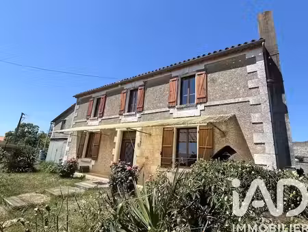 vente maison 4 pièces 123 m² à lussac (16450)  96 000 €