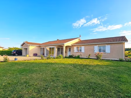 vaste plain pied familial avec grand jardin