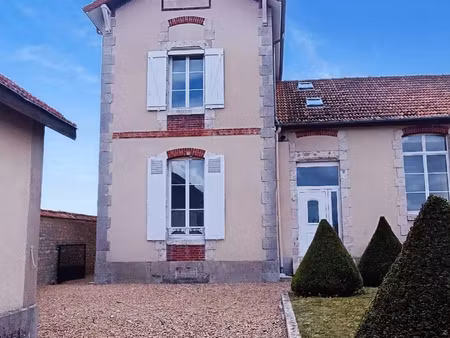 location maison de village 4 pièces 93 m2 à soizé