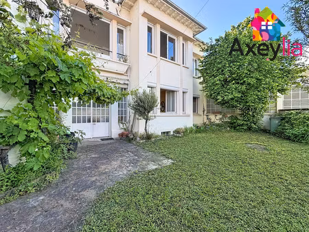 a vendre - roanne centre - maison de ville avec 5 chambres  garage  terrain et terrasse
