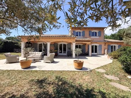 bagnols en foret villa individuelle 5 pièce(s) 163m2 env terrain 2500m2 env piscine double
