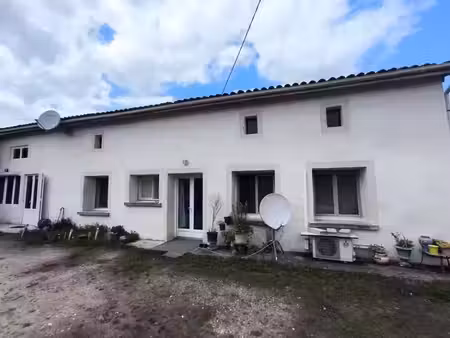 vente maison 4 pièces 106 m² à montguyon (17270)  138 240 €