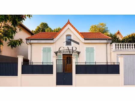 maison de caractère rénovée - t5 de 117 m² - le pigonnet - aix-en-provence