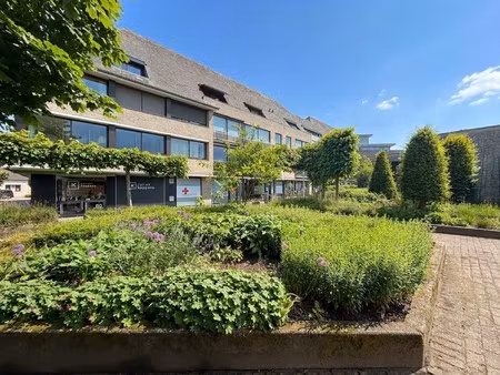ruim appartement met 3 slpks in centrum sint-kruis