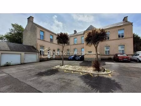 lumineux et spacieux appartement