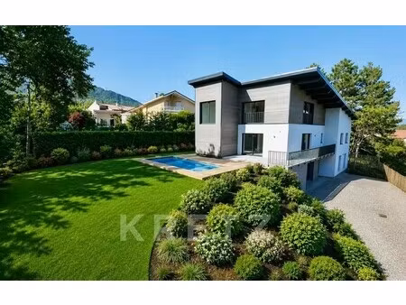 maison de luxe à vendre à claix : 1 090 000 € | 248m²